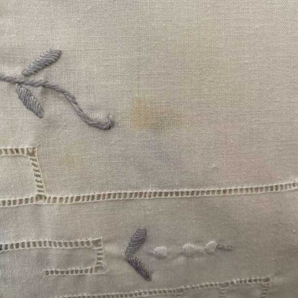 Cream Cotton Floral Embroidered Tablecloth Napkins Cottage- Gray Edges 111x67” - Picture 8 of 11